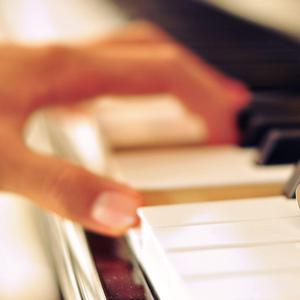 少妇做爰喜欢又大又粗
